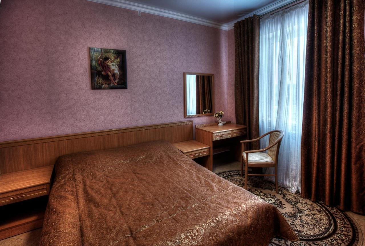 Dvoryanskoye Gnezdo Hotel ซโมเลนส์ ห้อง รูปภาพ